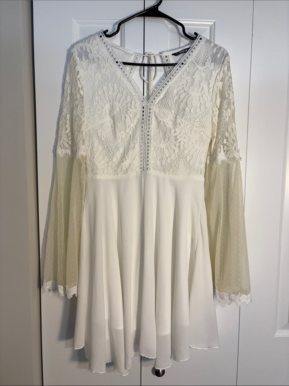 SHEIN Ivory Lace & Chiffon V‑Neck Long Sleeve Mini Dress